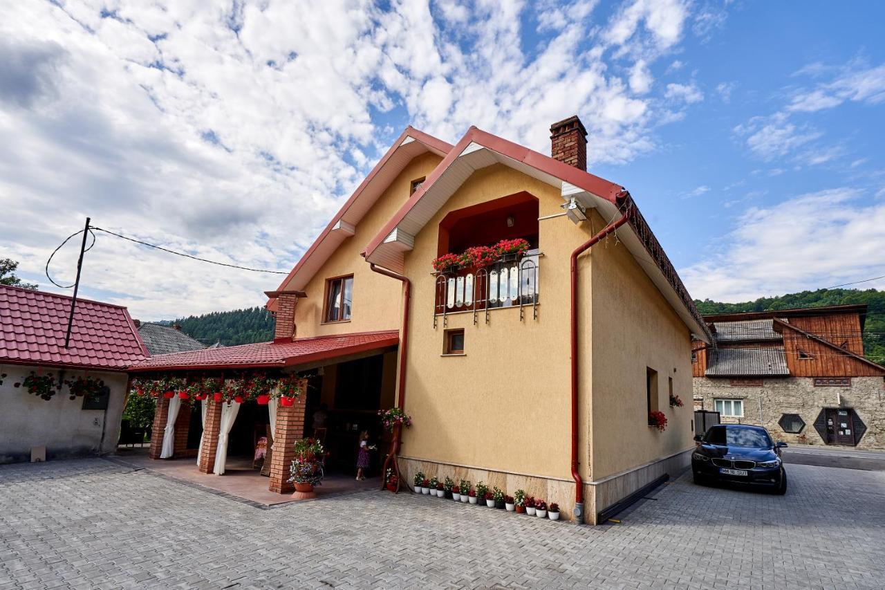 Hotel Casa Cu Flori Moisei Exterior foto